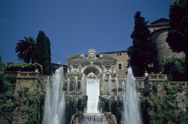 Fountain of the cascade